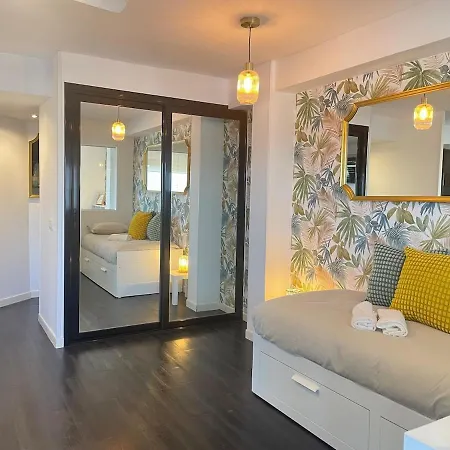 Appartement With A Lot Of Blanes